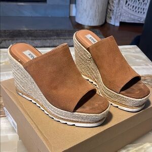 Steve Madden Women's Tan Wedge Sandals